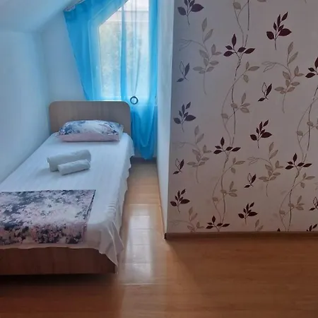 Cozia 3* אפורי נורד